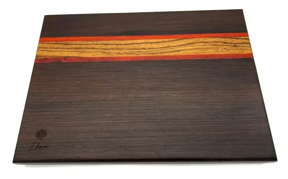 Dřevěné prkénko z exotického dřeva 240 x 330 x 20 mm